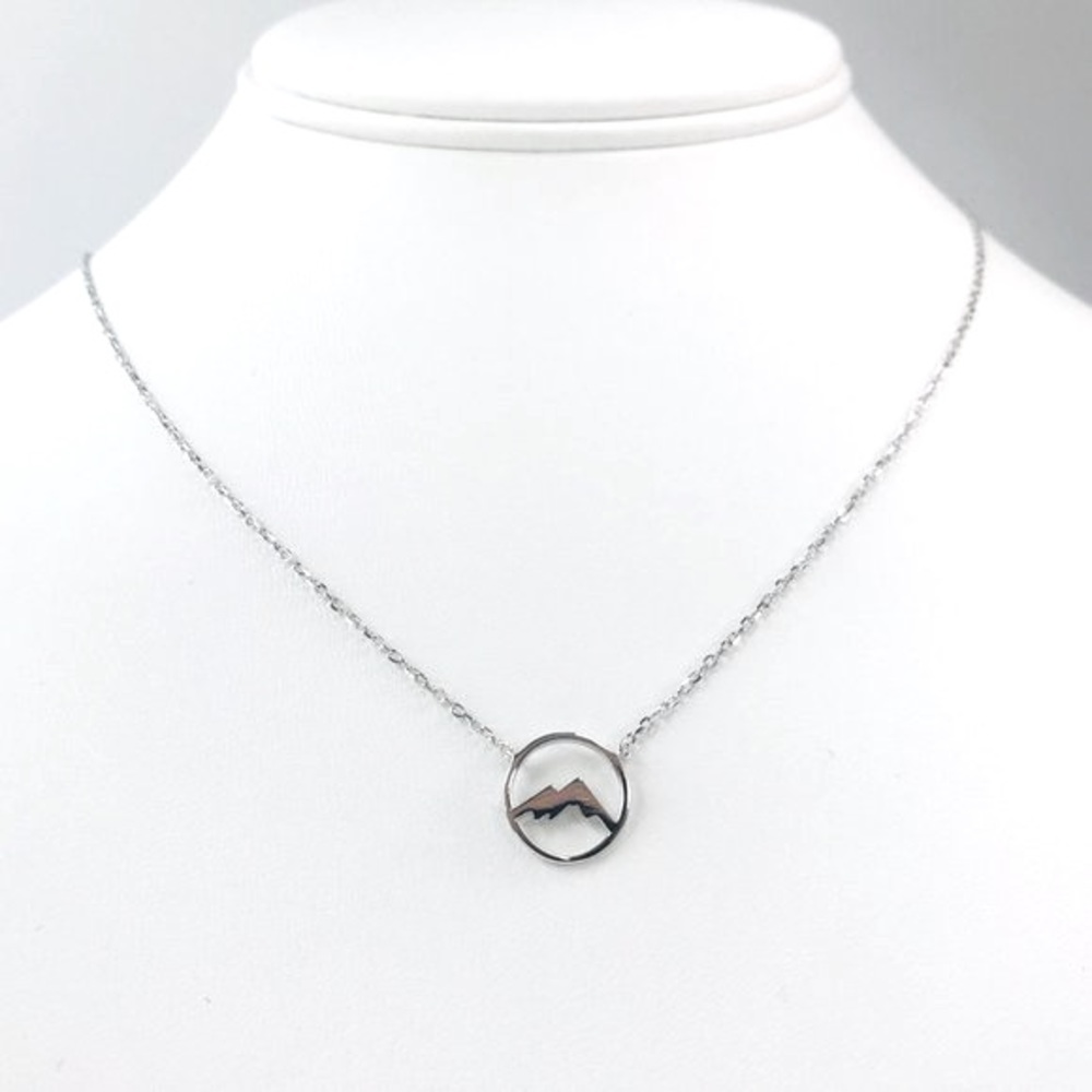NWT Sterling Silver Mountain Necklace